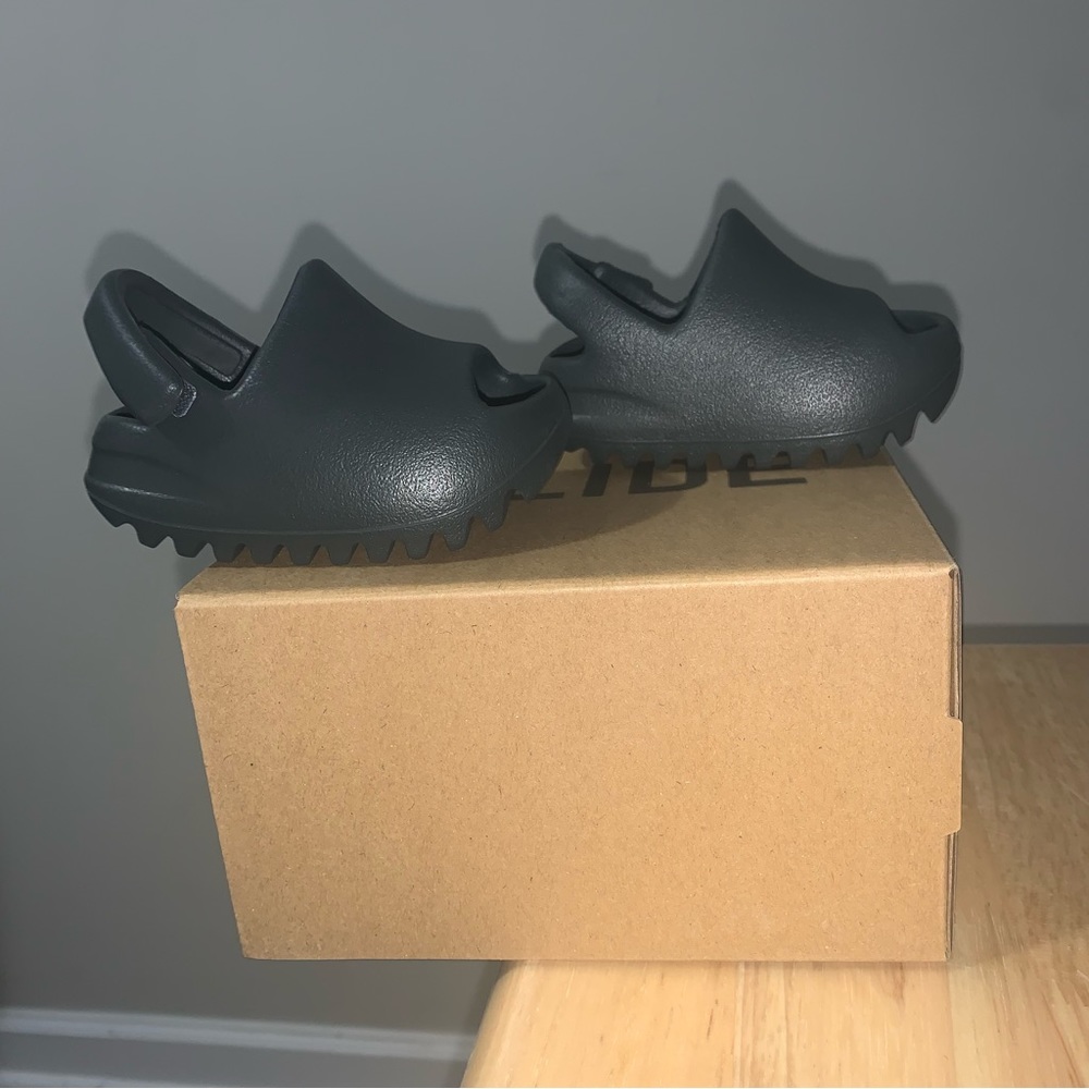 Adidas Yeezy Slide Dark Onyx Infants